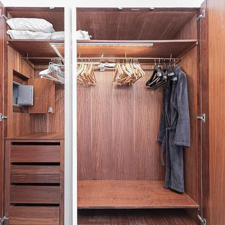 Gandarinha Junto Ao Mar *