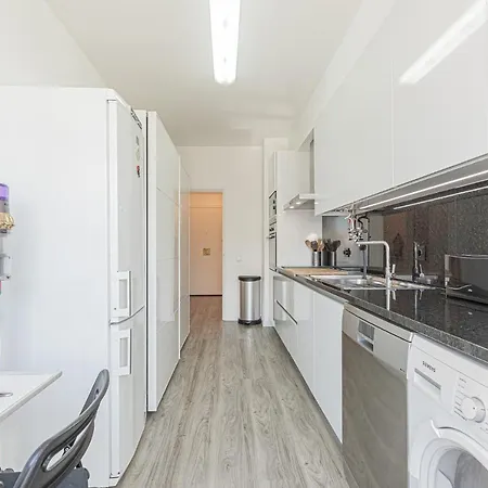 Gandarinha Junto Ao Mar *